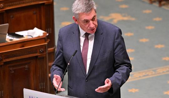 Ook landingsbaan kan minder pensioen betekenen in nieuw plan van Jambon: tot 600 of 700 euro minder per maand