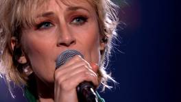 'Without Me': Zo klinkt MAKSIM in de versie van Hooverphonic