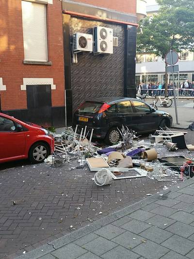 Vrouw gooit huisraad ex uit het raam na relatiebreuk