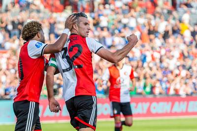 Van Persie talisman Feyenoord in alweer doelpuntrijk duel