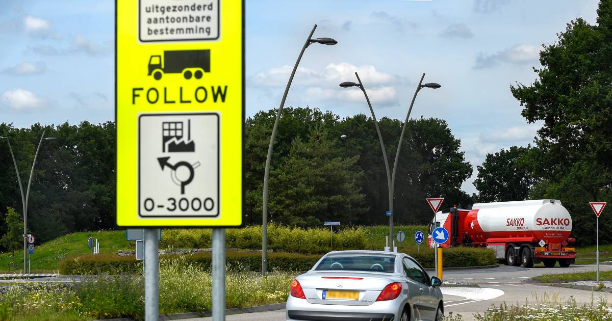 Dit verkeersbord moet voor minder vrachtverkeer in Bergse stad Bergen op Zoom bndestem.nl