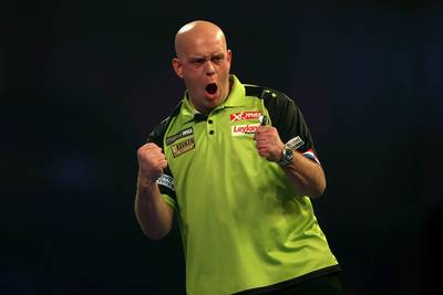 Superieure Van Gerwen grijpt vijfde Masters-titel op rij