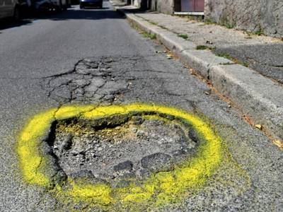 Franse regering: Slecht wegdek is goed voor automobilisten!