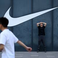 Beurswaarde valt terug en een WK-effect blijft uit, maar ook: ‘Nike is arrogant geworden’