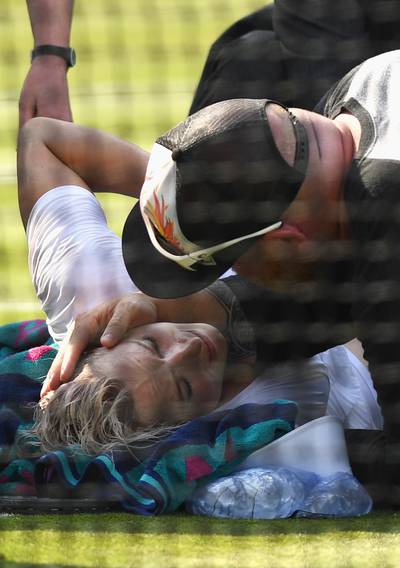 Horrorblessure op Wimbledon: Mattek-Sands schreeuwt het uit