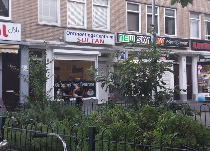 De mannen werden aangehouden in een woning boven ontmoetingscentrum Sultan.