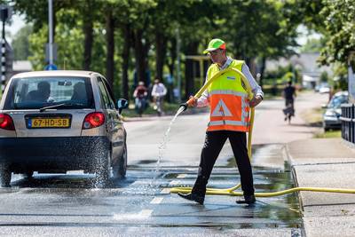 De brug bij Etten nathouden, een heerlijke klus met dit weer