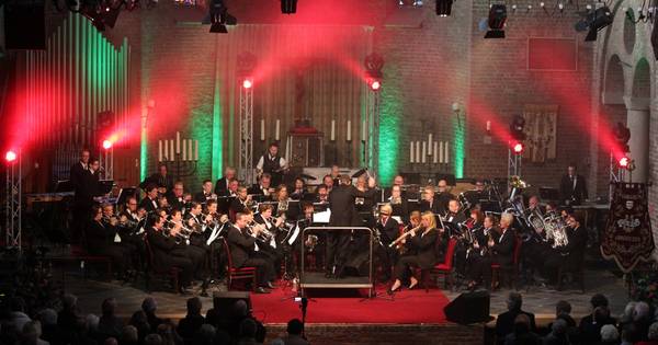 Twee fanfares in De Sprank in De Mortel
