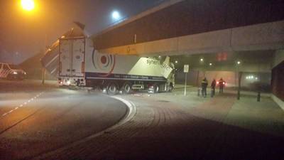 Chauffeur die brug ramde, was vergeten dat hij in truck zat