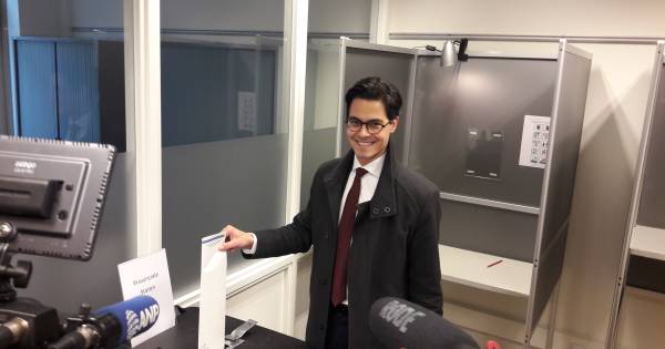 Rob Jetten wil stemmen, maar stemlokaal nog niet klaar - De Gelderlander