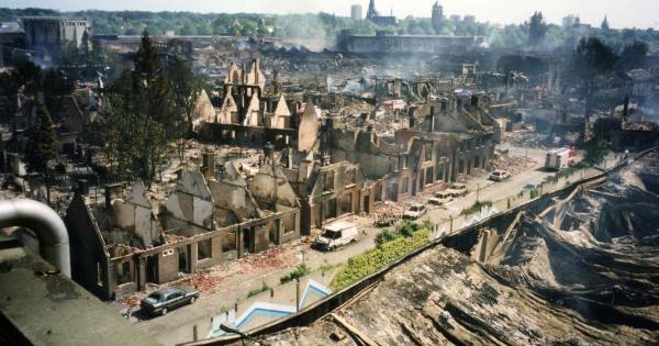 Nooit Eerder Vertoonde Foto S Tonen Slagveld Na Vuurwerkramp Enschede 20 Jaar Na De Vuurwerkramp Tubantia Nl
