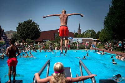 Versoepelingen gaan niet ver genoeg, zwembad Dreumel blijft dicht