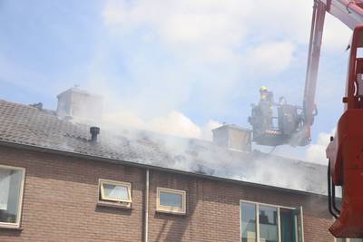 Brandweer voorkomt dat brand overslaat naar tweede woning in Meteren