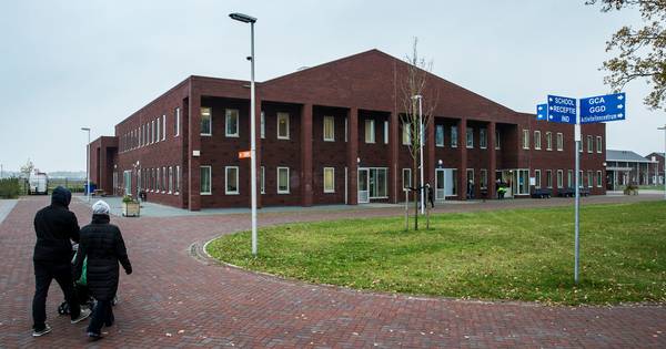 Bewoners azc in Ter Apel aangehouden voor bedreiging, poging tot doodslag en vernieling.