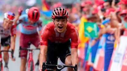 Arndt vloert Van der Sande na monstervlucht, Lopez geeft leiderstrui door aan Edet 