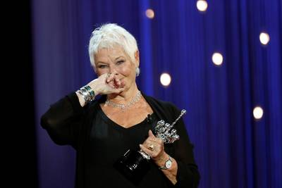 Judi Dench keurt vervanging Spacey in film af