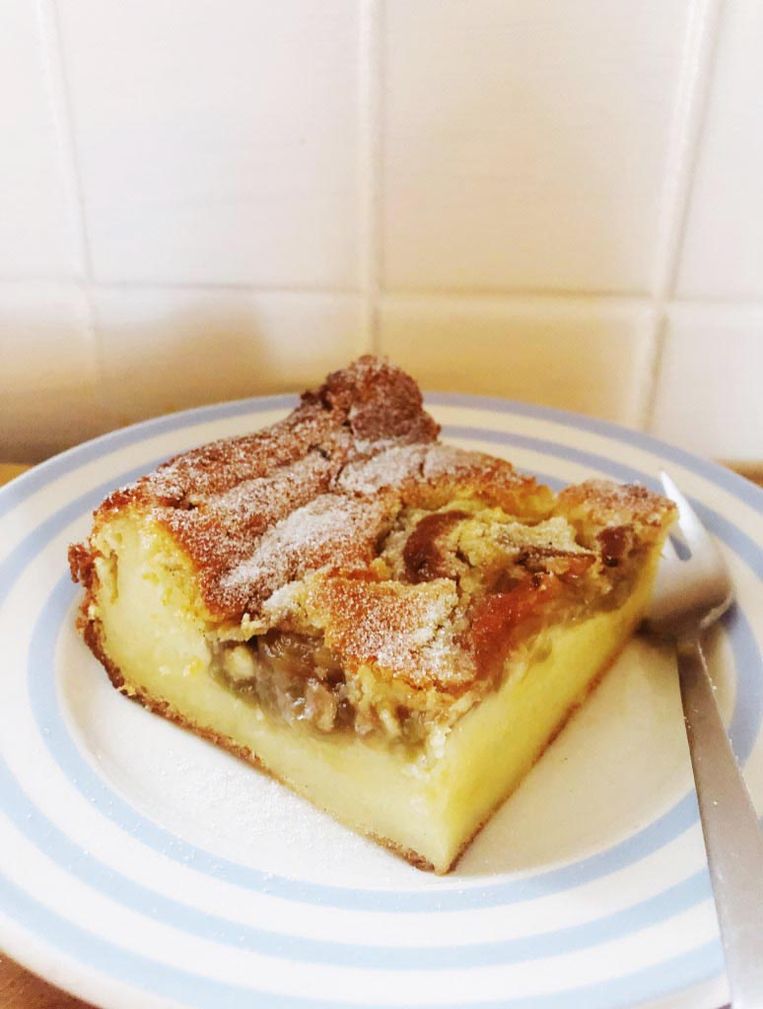 Yvette van Boven maakt custardcake met rabarber (en cocktails van wat