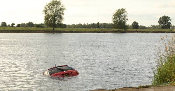 Hoge nood kost man z'n auto in Maren-Kessel - BD.nl