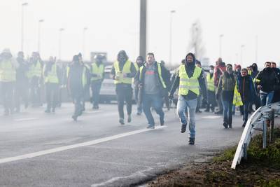 Gele Hesjes-beweging blokkeert snelweg naar Maastricht