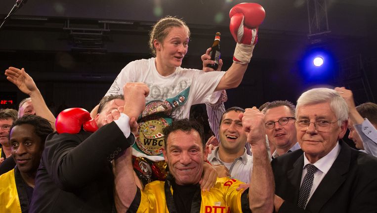 Delfine Persoon Twee Dagen Na Wereldtitel Terug Aan De