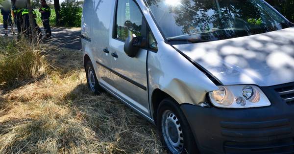 Automobilist rijdt man op solex aan in Galder