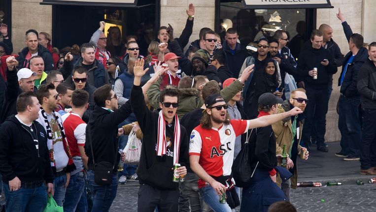 Digitale meldplicht voor hooligans dichterbij | De Volkskrant