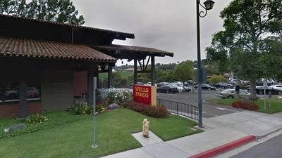 Ongewapende ‘bankrover’ steelt niets, maar trekt kleren uit en laat zich oppakken