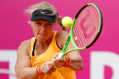 Bertens wint overtuigend in eerste ronde in Bastad