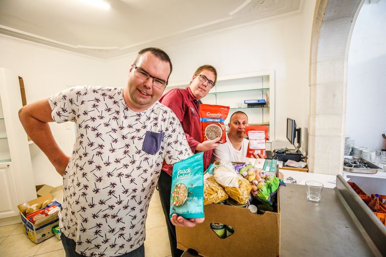 Torhout Tordaele in Bourgondisch hof: voedselpakketten maken