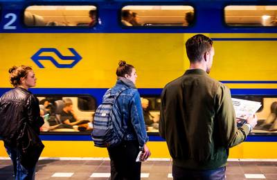 Conducteurs achter spoorloper aan, treinverkeer bij Oss even stilgelegd