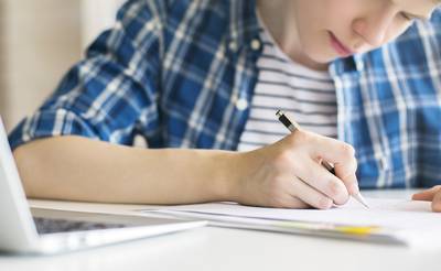 Scholier riskeert cel: Als ik nog drie weken had, trok ik al schietend door de school