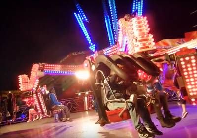 Jongen (12) breekt beide benen na val uit slecht onderhouden kermisattractie Extreme