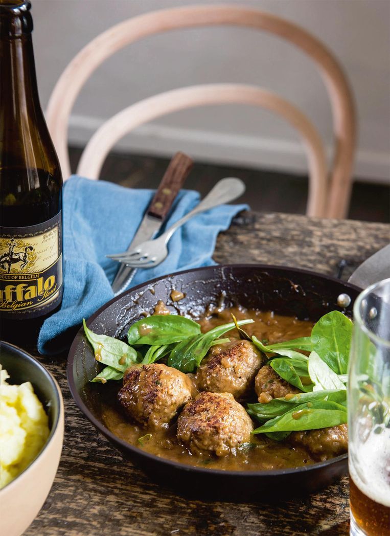 Jeroen Meus maakt gehaktballen in stout met puree Nina kookt Nina HLN