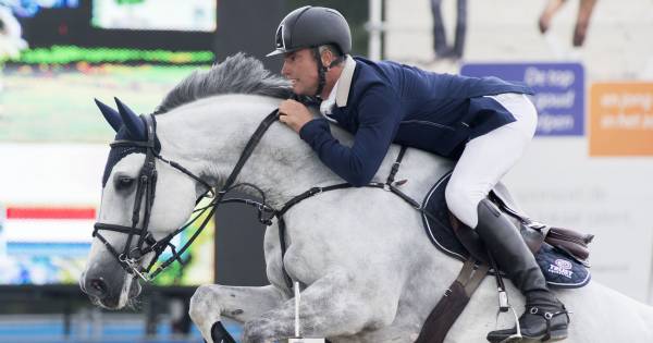 Bericht uit aug. 2018 van eenzijdig ongeval met 570 Ugl op met auto in de sloot.