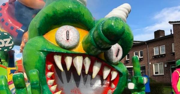 Optocht Karvanstal in Someren-Eind is schot in de roos - Eindhovens Dagblad