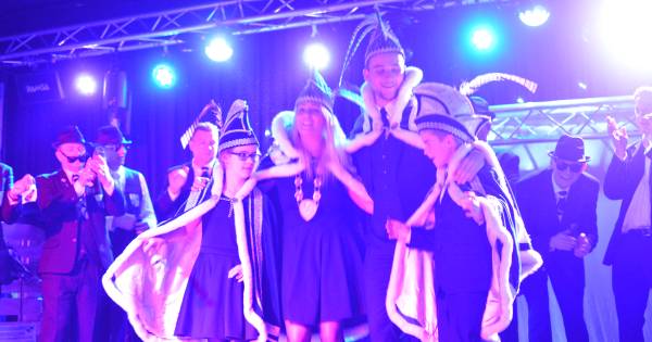 Prinses Anke en Adjudant Dousi gaan los in het Veldhazenrijk - BD.nl