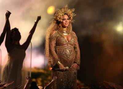 Hoogzwangere Beyoncé met beveiligers gespot in ziekenhuis Los Angeles