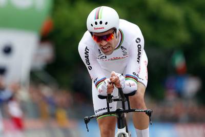 Sunweb raakt tijdritpak Dumoulin kwijt, fabrikant naait snel nieuw pak