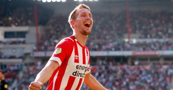 De Jong Na Kopgoal Nummer Dertien Ik Vind Het Heerlijk Die Hoge Ballen Voor Het Doel Psv Bd Nl