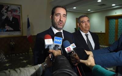 Man die Macron wil zien, dreigt granaat tot ontploffing te brengen bij tankstation