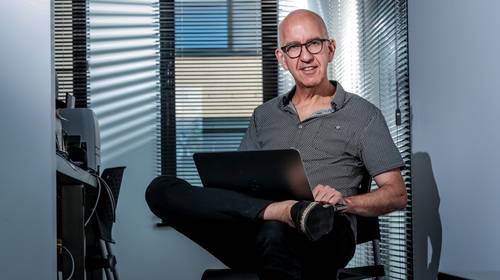 Waarom stijgen de coronacijfers plots zo snel? Waar is het fout gelopen? Professor biostatistiek legt uit