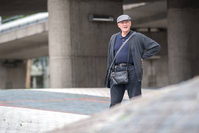 Raad Arnhem staakt debat over sloop 'Blauwe golven'