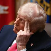 Live - Arts Trump: ‘Volledig geschikt om taken als staatshoofd uit te voeren, maar moet afvallen’