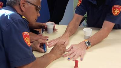 Brandweer lakt nagels voor Tijn