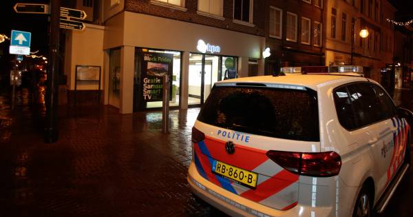 Lof en bloemen voor melder overval Gorinchem.