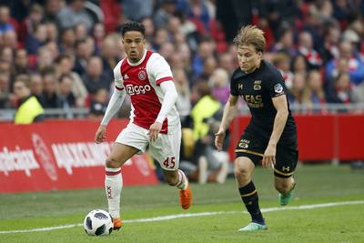 Swart raadt Kluivert aan bij Ajax te blijven
