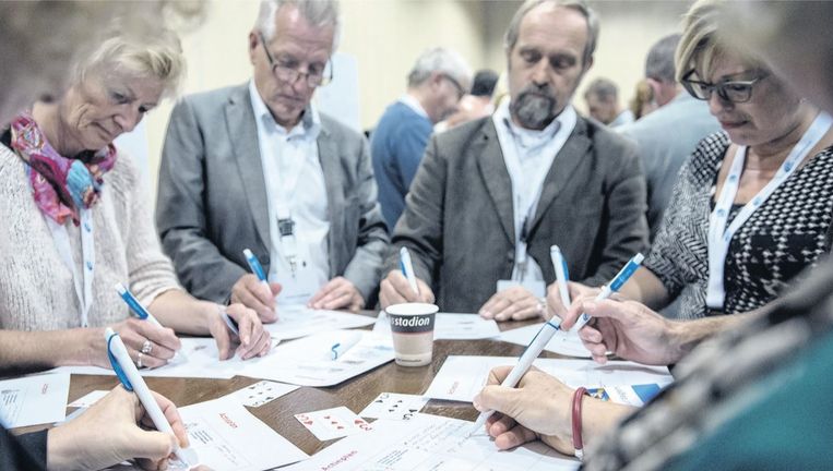 Tweede Kamer Wil Dat Ouderen Gewoon Blijven Solliciteren Trouw