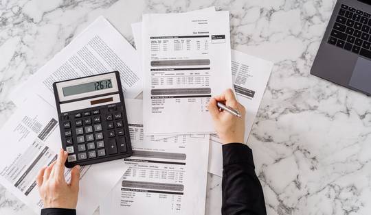 ‘Voor 500 euro is het nogal veel werk. Voor 10.000 euro kan het de moeite zijn’: zelfstandigen willen massaal cash uit vennootschap halen