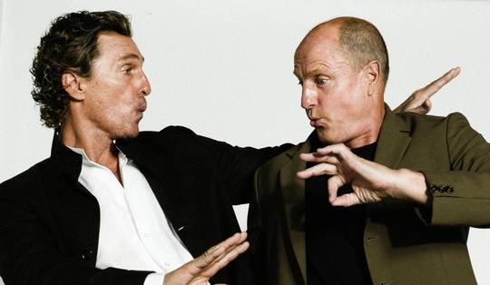‘Brothers’ serveert Harrelson en McConaughey met het volume op maximum