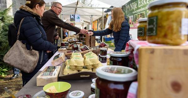 Streekmarkt in Delden met bok en lam